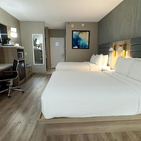 Hotel Montreal Airport Exterior foto