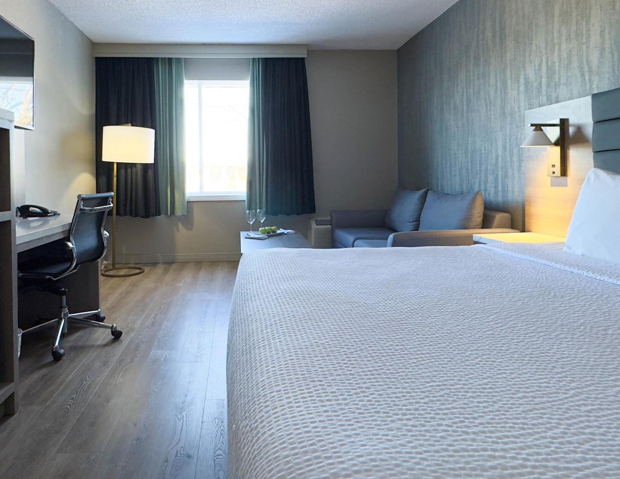 Hotel Montreal Airport Exterior foto