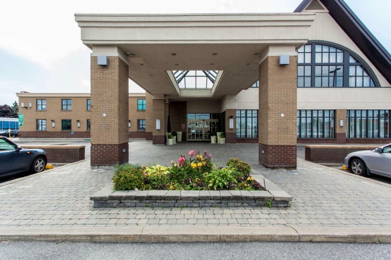 Hotel Montreal Airport Exterior foto