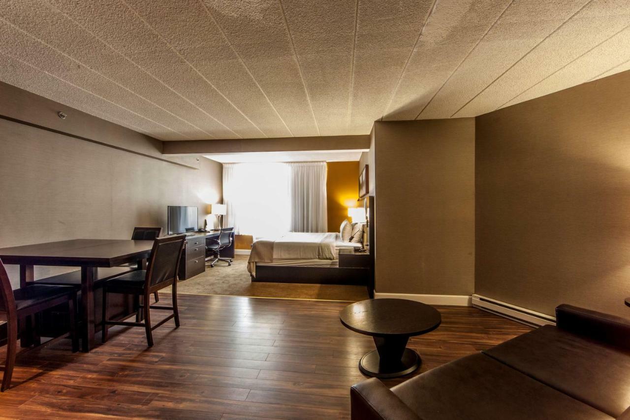 Hotel Montreal Airport Exterior foto