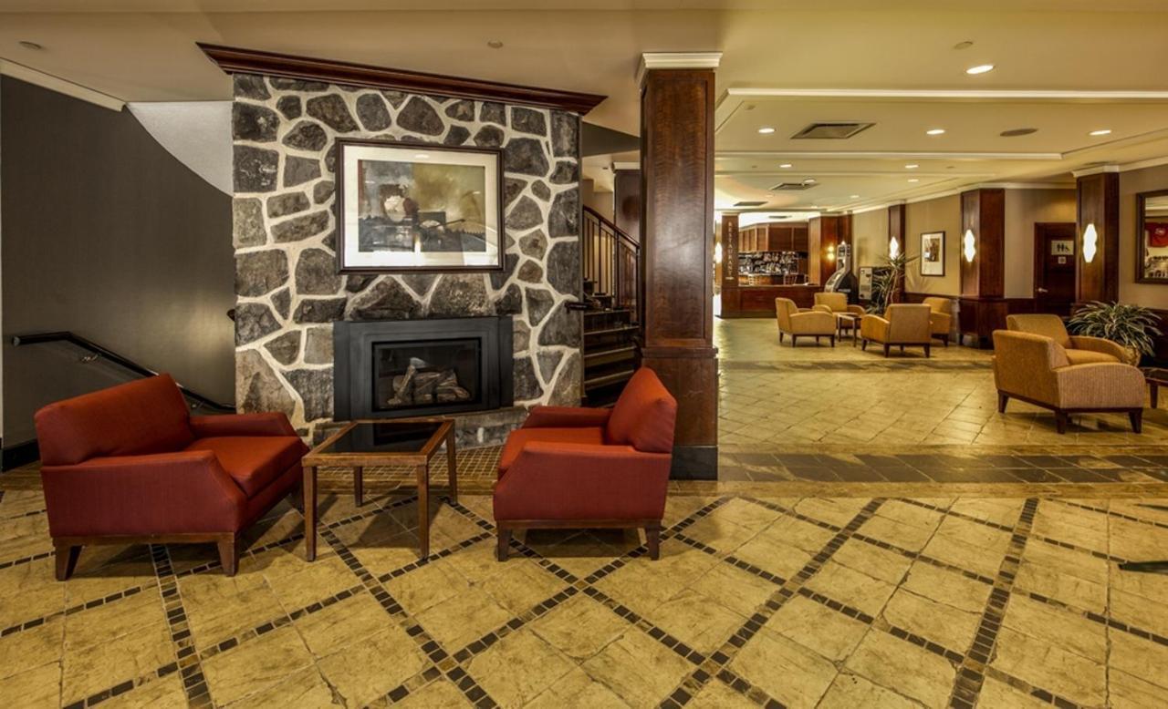 Hotel Montreal Airport Exterior foto