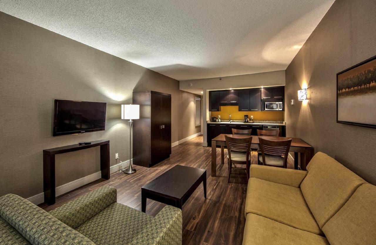 Hotel Montreal Airport Exterior foto
