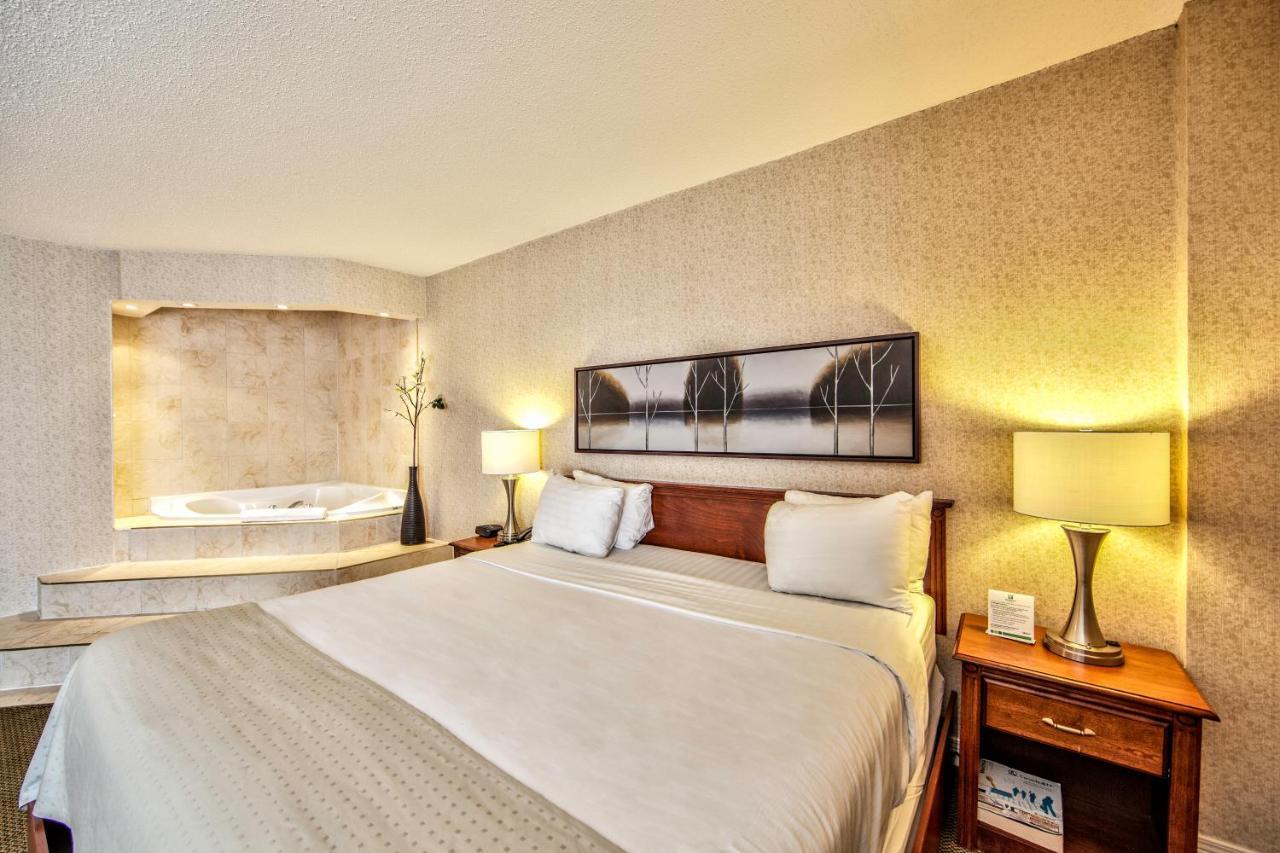 Hotel Montreal Airport Exterior foto