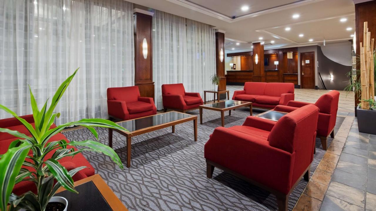 Hotel Montreal Airport Exterior foto